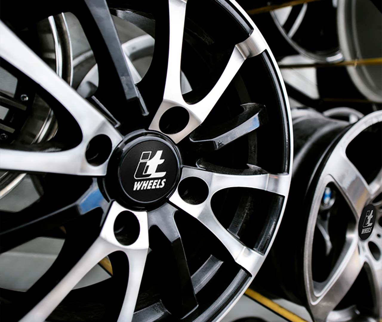 Auswahl an Felgen der Marke itWheels im Felgengroßhandel